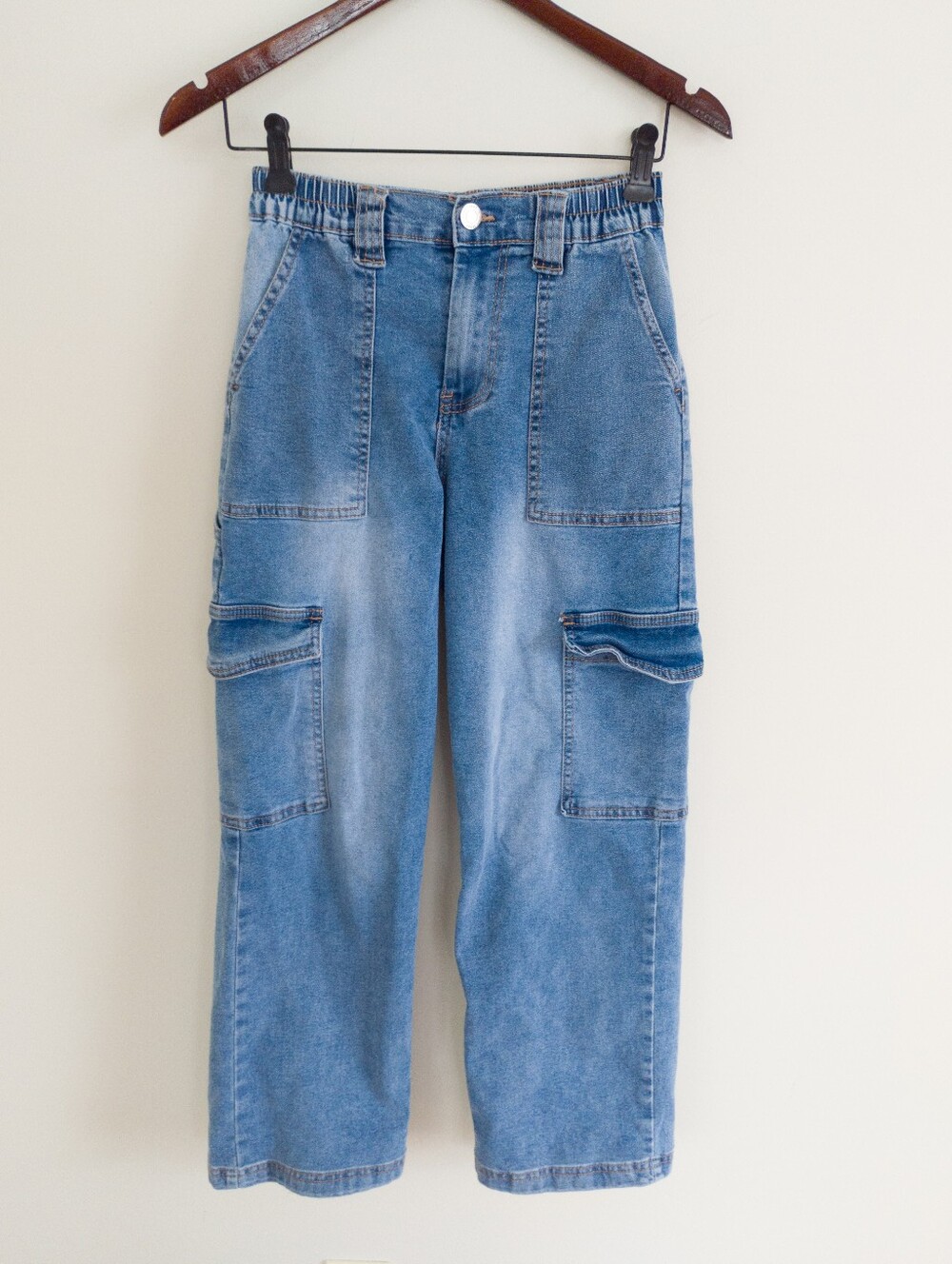 GOGO JEANS High Rise Wide Leg Elastic Waist Cargo Jeans Light Wash Size 26